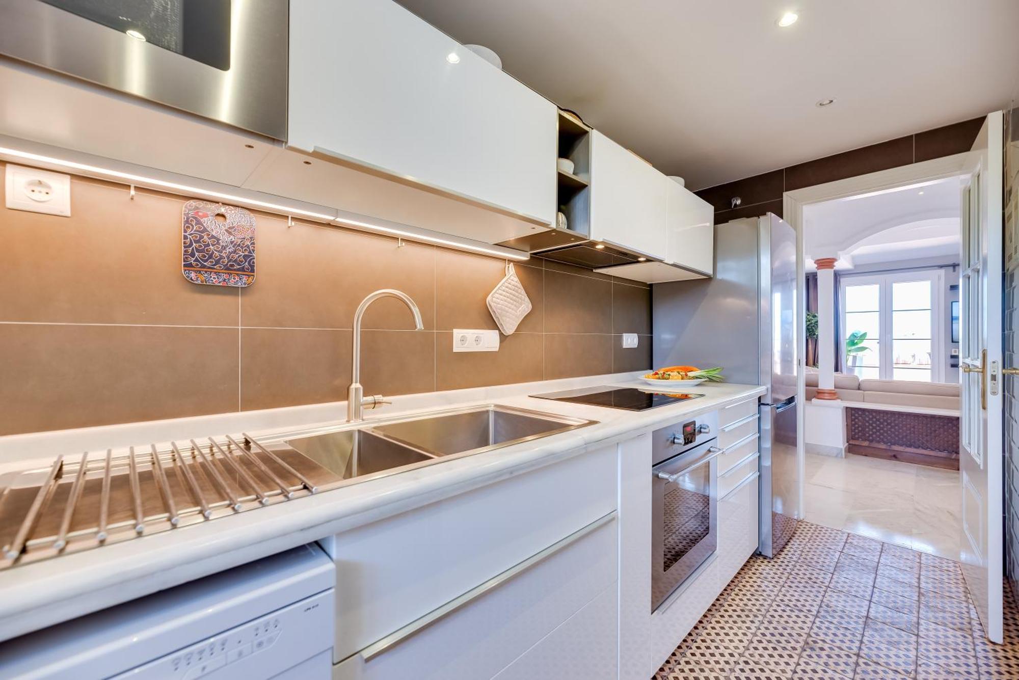 Elegant 2 Bdrm Penthouse With Bbq And Pools Apartment Marbella Bagian luar foto