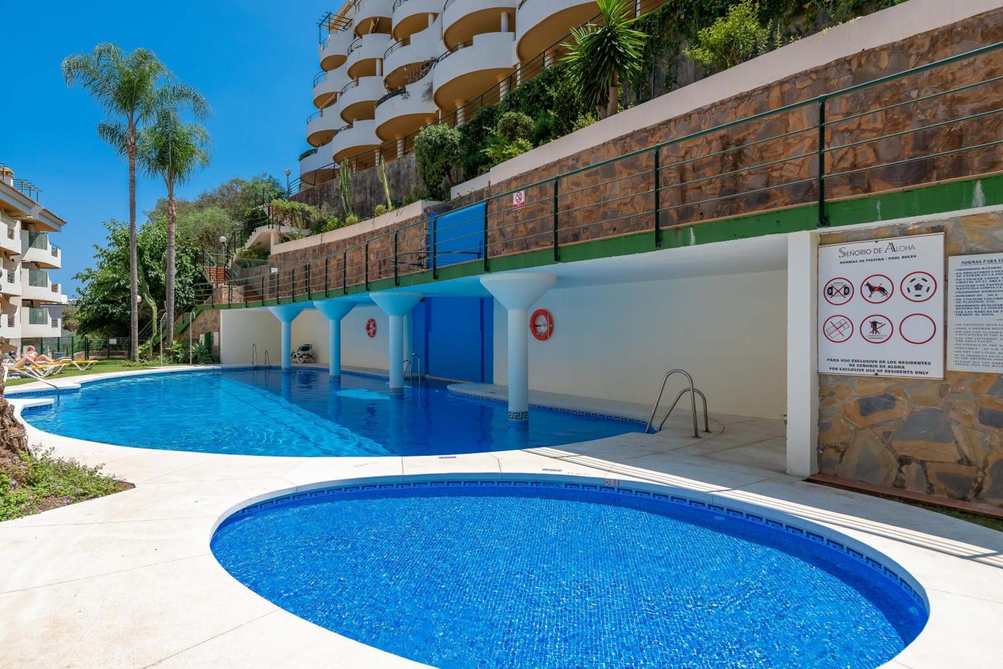 Elegant 2 Bdrm Penthouse With Bbq And Pools Apartment Marbella Bagian luar foto