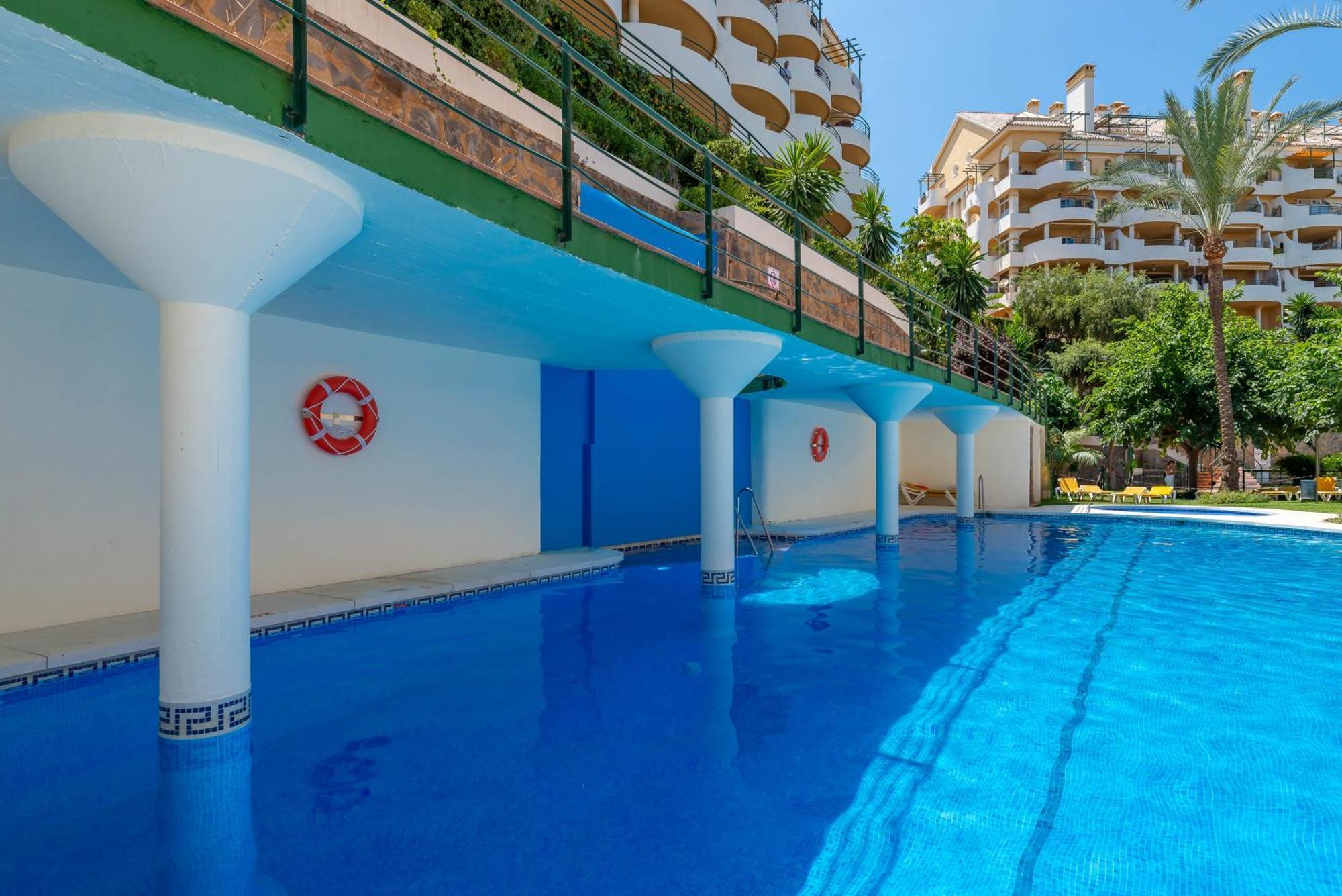 Elegant 2 Bdrm Penthouse With Bbq And Pools Apartment Marbella Bagian luar foto