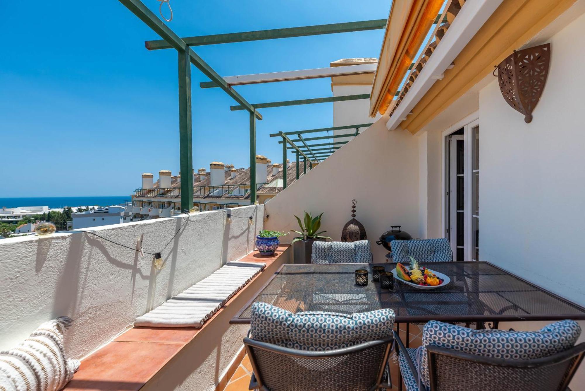 Elegant 2 Bdrm Penthouse With Bbq And Pools Apartment Marbella Bagian luar foto