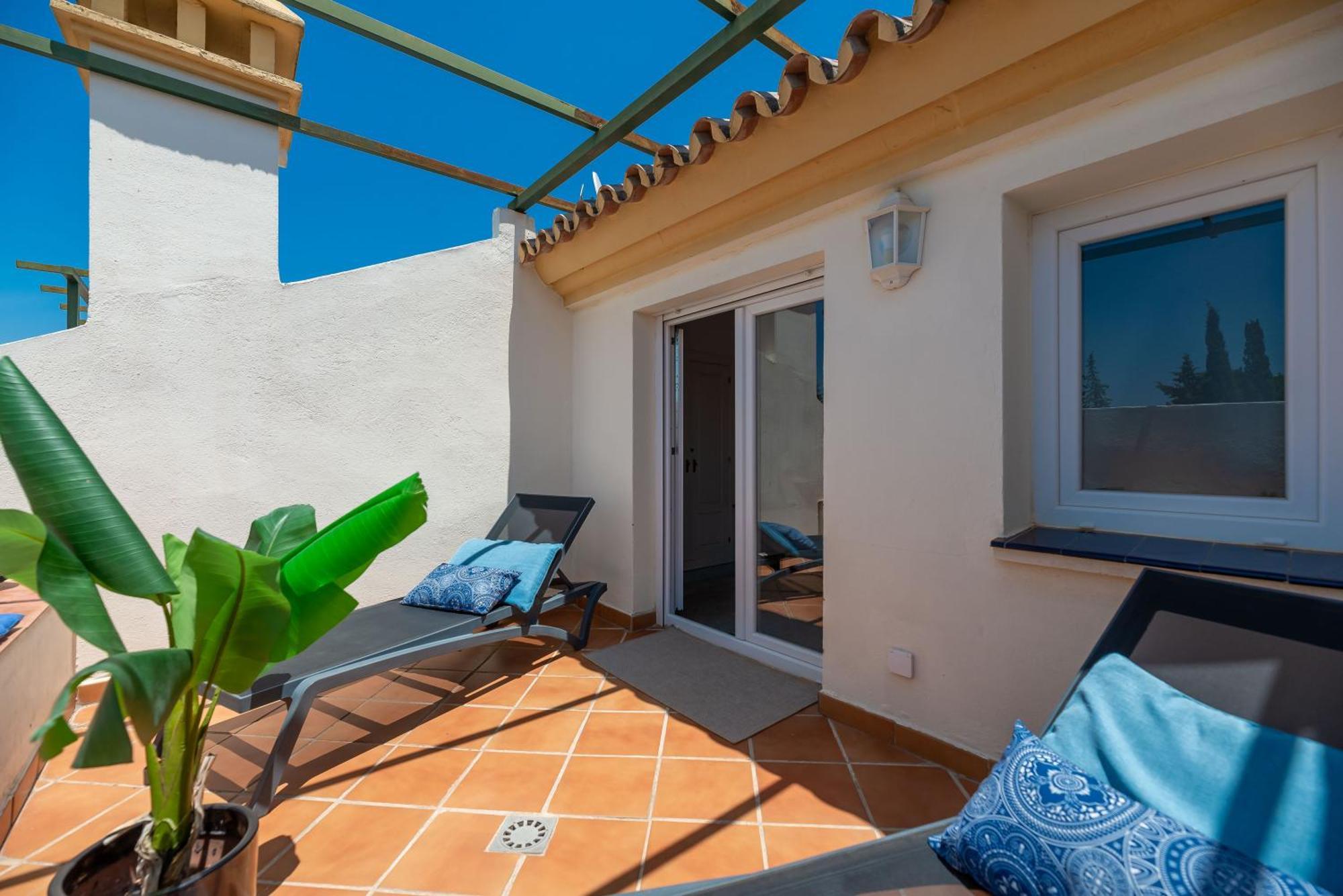 Elegant 2 Bdrm Penthouse With Bbq And Pools Apartment Marbella Bagian luar foto