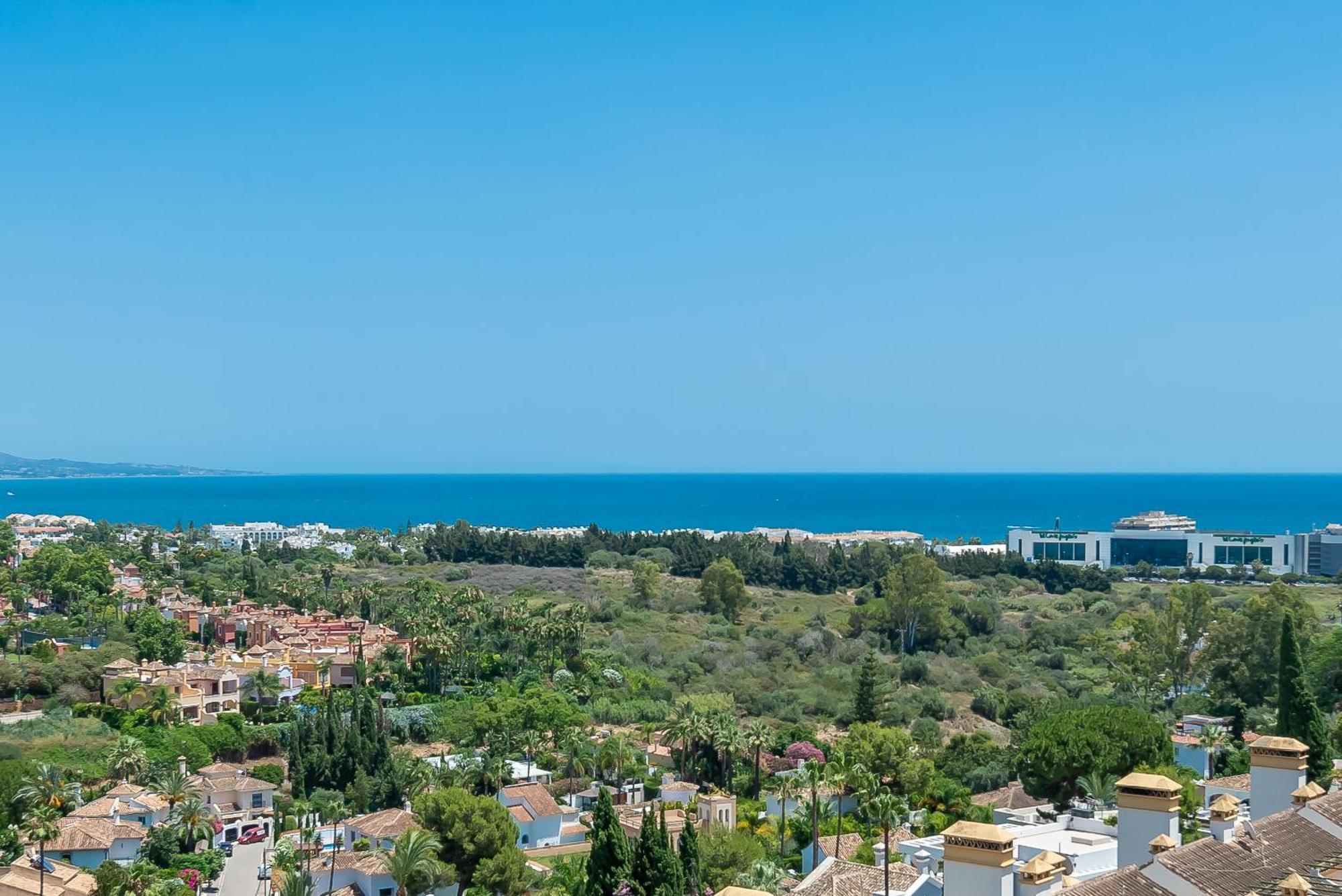 Elegant 2 Bdrm Penthouse With Bbq And Pools Apartment Marbella Bagian luar foto