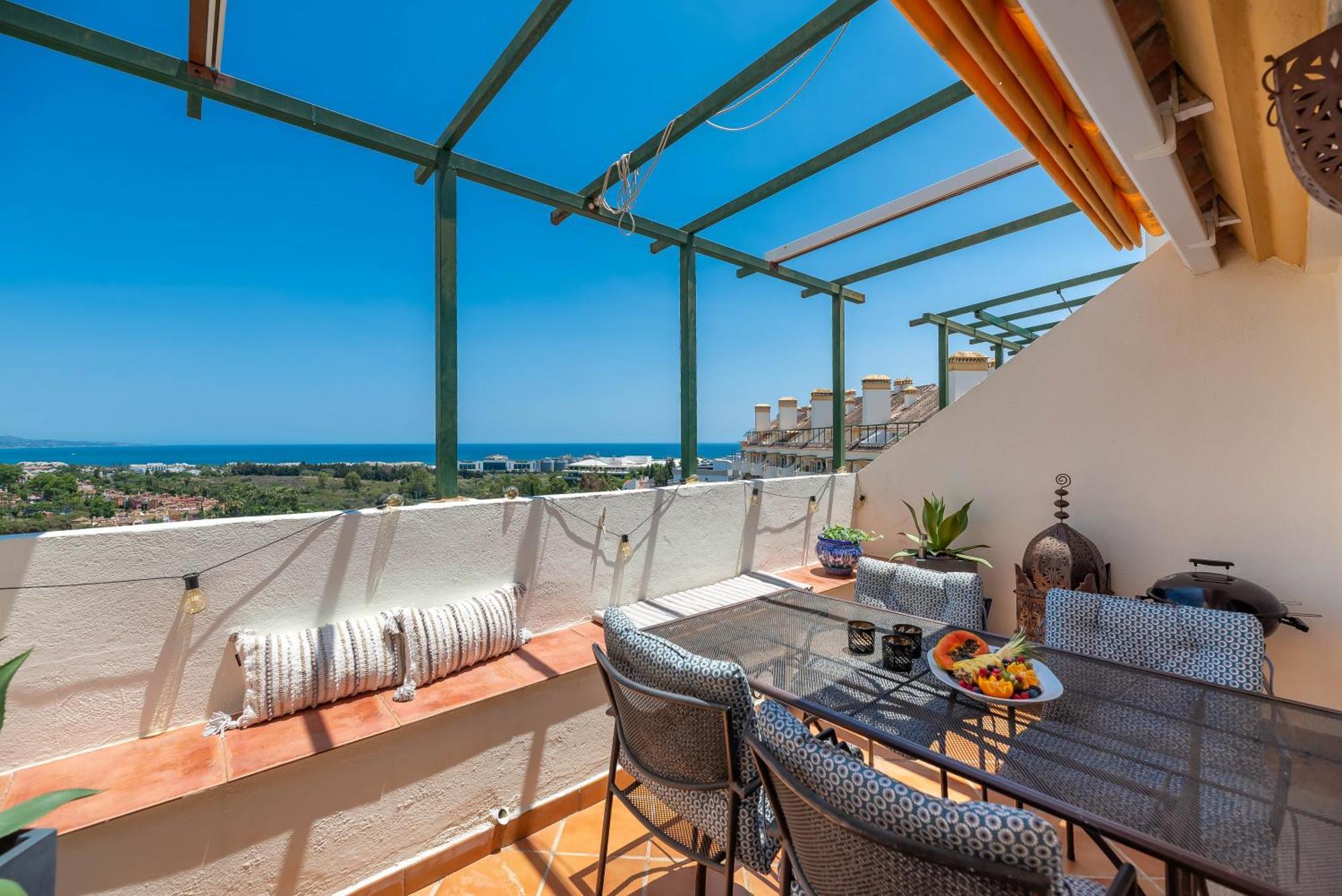 Elegant 2 Bdrm Penthouse With Bbq And Pools Apartment Marbella Bagian luar foto